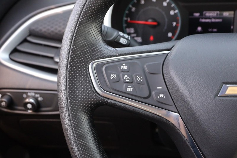 Chevrolet Malibu Vehicle Image 11