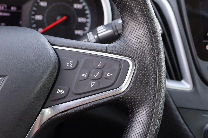 Chevrolet Malibu Vehicle Image 12