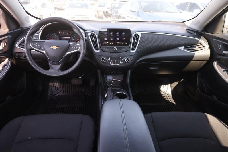 Chevrolet Malibu Vehicle Image 19