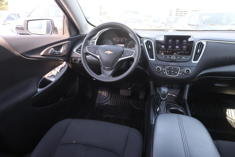 Chevrolet Malibu Vehicle Image 20