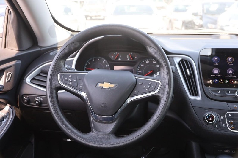 Chevrolet Malibu Vehicle Image 21