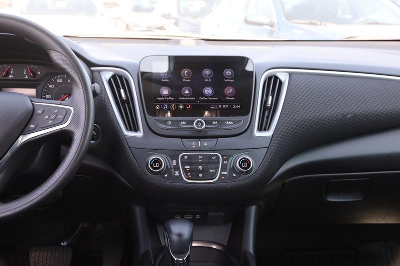 Chevrolet Malibu Vehicle Image 22