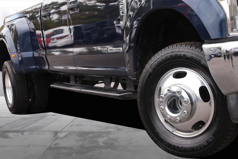 Ford Super Duty F-350 DRW Vehicle Image 03