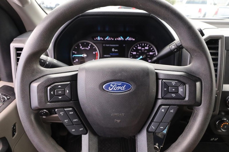 Ford Super Duty F-350 DRW Vehicle Image 13