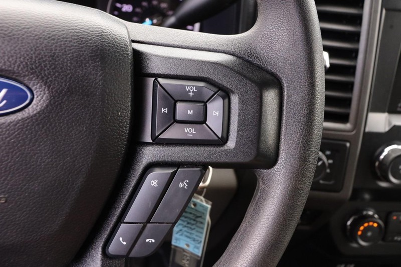 Ford Super Duty F-350 DRW Vehicle Image 15