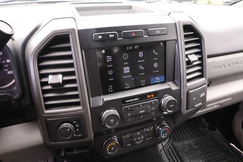 Ford Super Duty F-350 DRW Vehicle Image 17