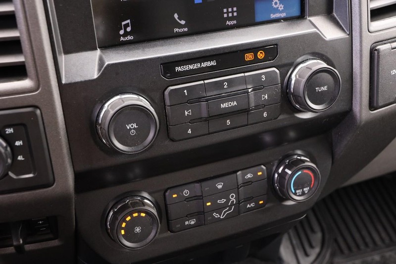 Ford Super Duty F-350 DRW Vehicle Image 19