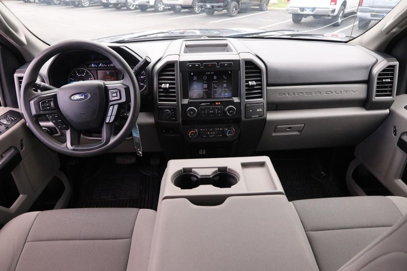 Ford Super Duty F-350 DRW Vehicle Image 22