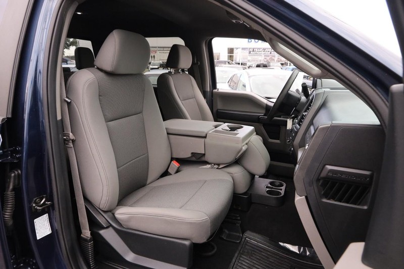 Ford Super Duty F-350 DRW Vehicle Image 27