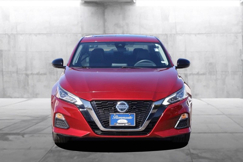 Nissan Altima Vehicle Image 04