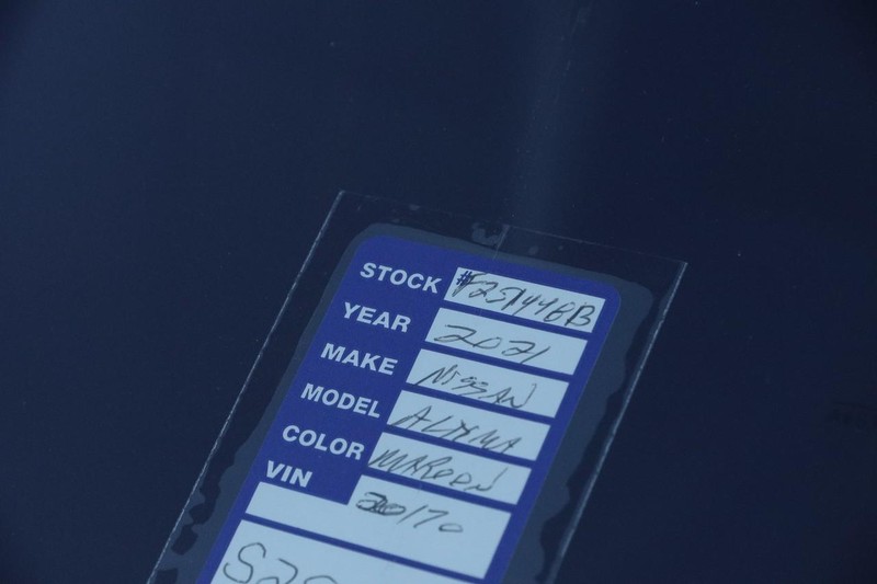 Nissan Altima Vehicle Image 28