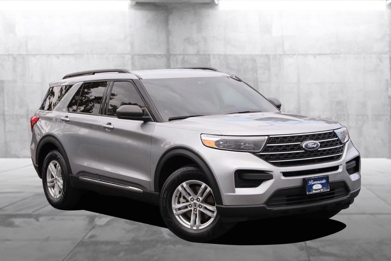 Ford Explorer Vehicle Image 02