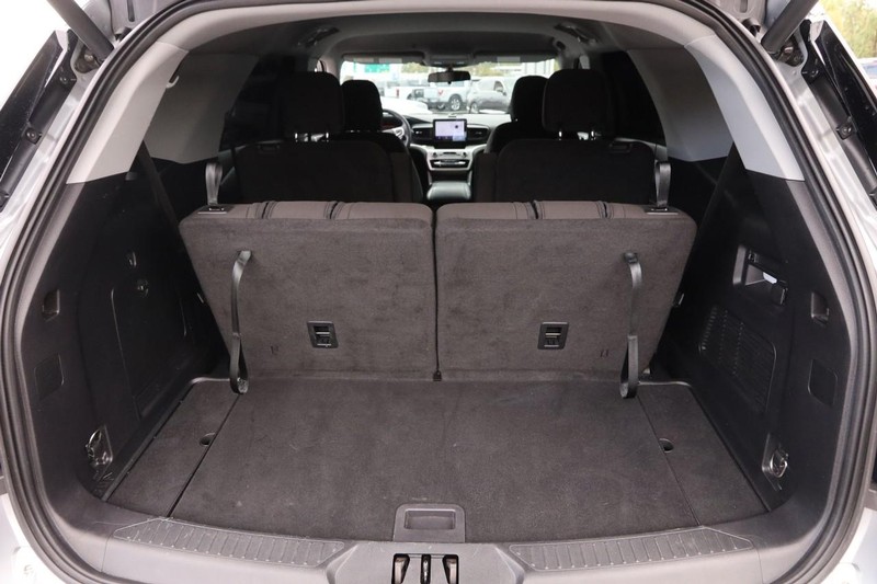 Ford Explorer Vehicle Image 07