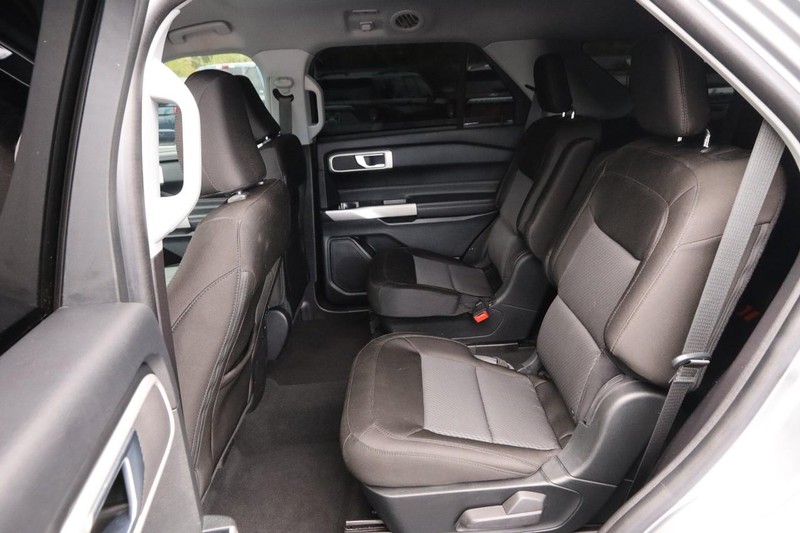 Ford Explorer Vehicle Image 10