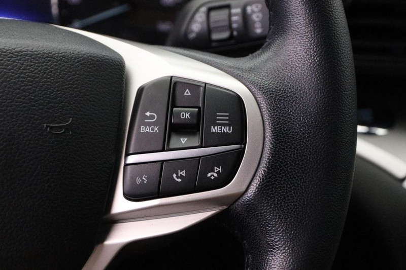 Ford Explorer Vehicle Image 14