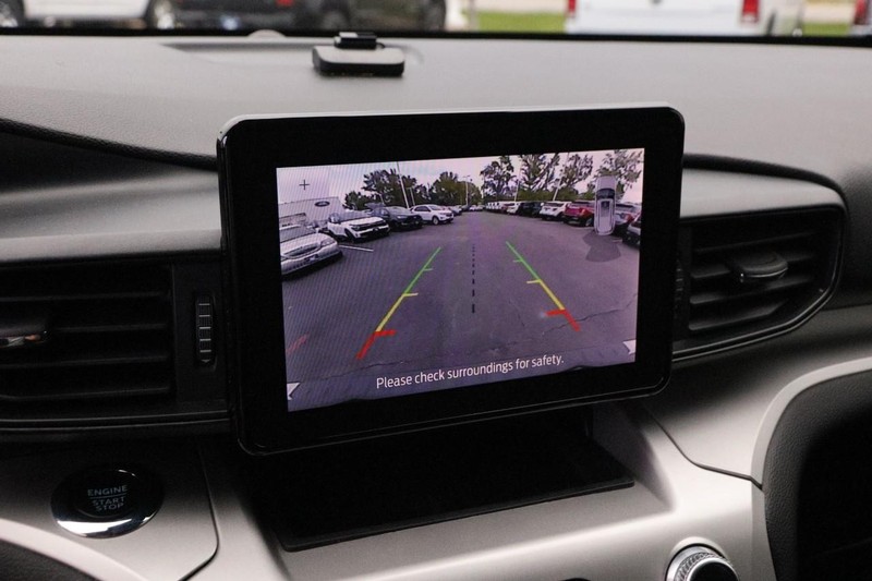 Ford Explorer Vehicle Image 18