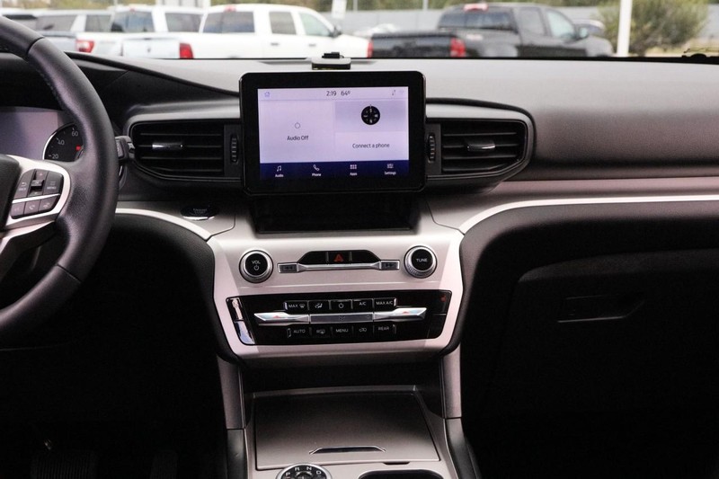 Ford Explorer Vehicle Image 25