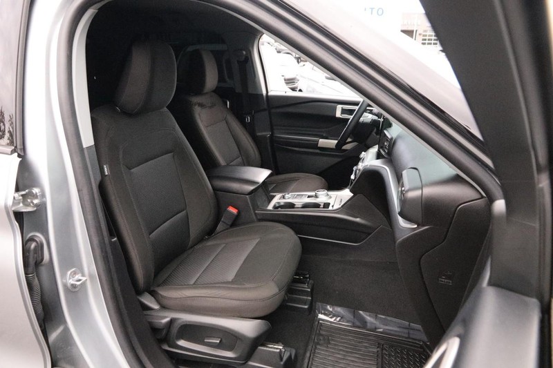 Ford Explorer Vehicle Image 27