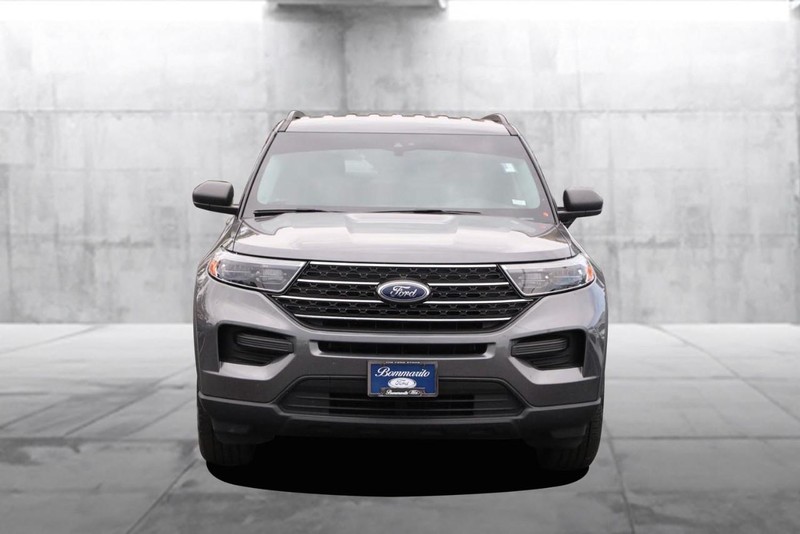Ford Explorer Vehicle Image 04