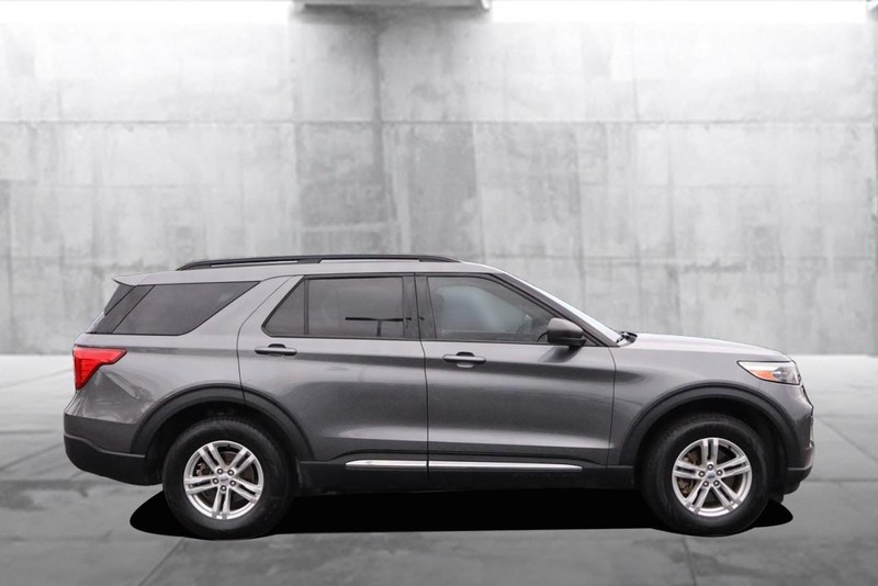 Ford Explorer Vehicle Image 05