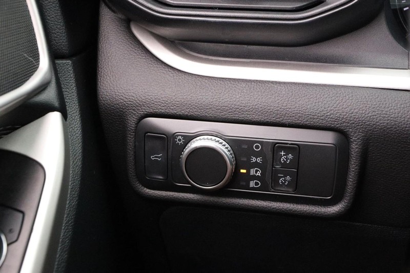 Ford Explorer Vehicle Image 21