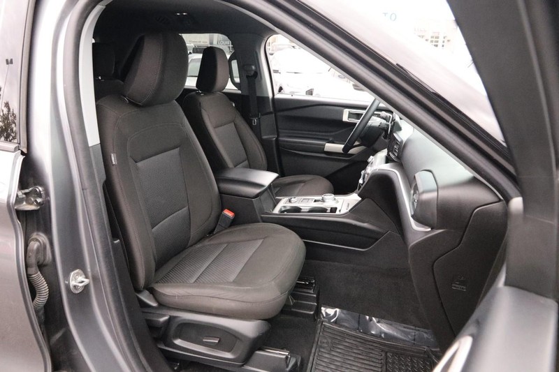 Ford Explorer Vehicle Image 27