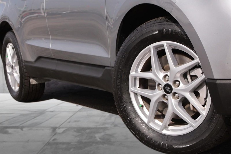 Ford Edge Vehicle Image 03