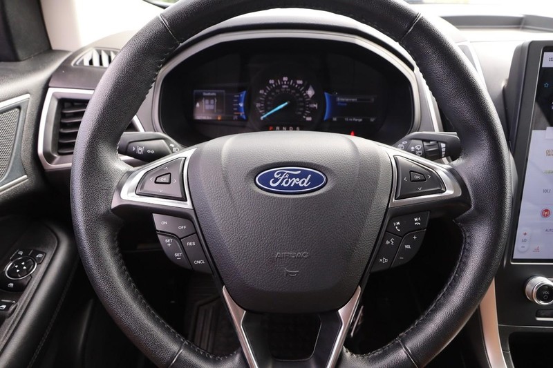 Ford Edge Vehicle Image 10