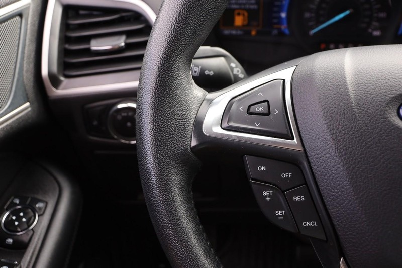 Ford Edge Vehicle Image 11