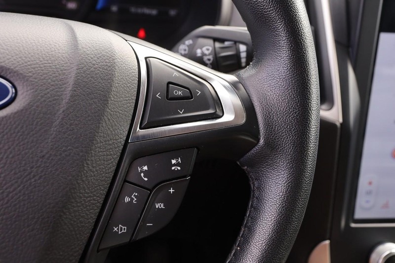 Ford Edge Vehicle Image 12