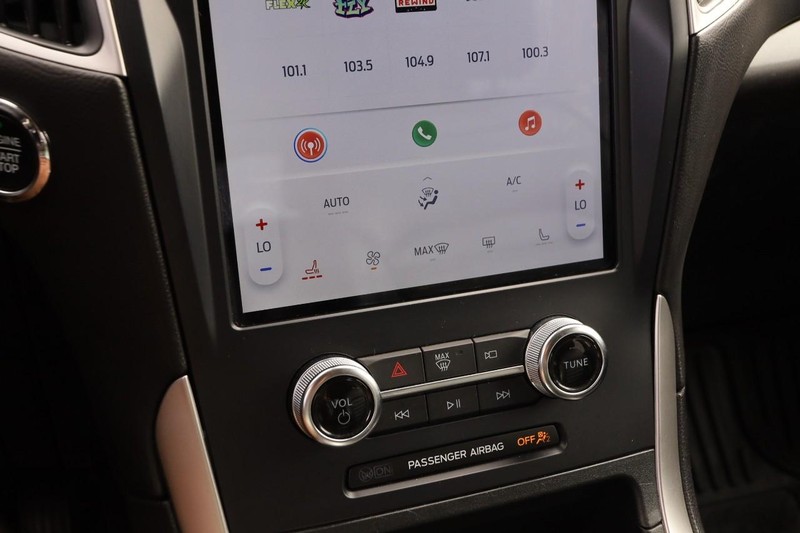 Ford Edge Vehicle Image 17