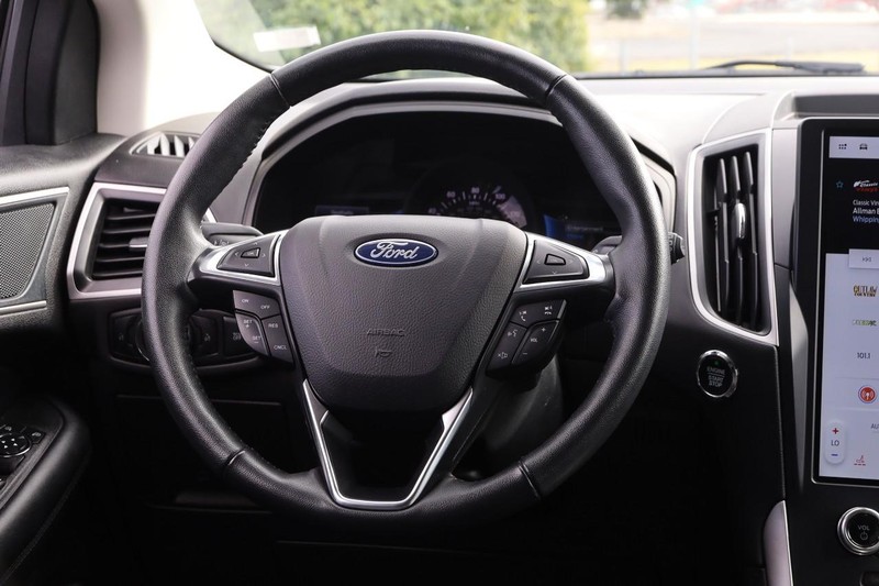 Ford Edge Vehicle Image 21
