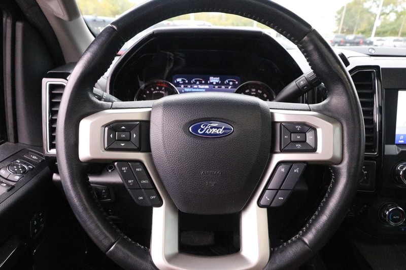 Ford Super Duty F-250 SRW Vehicle Image 11