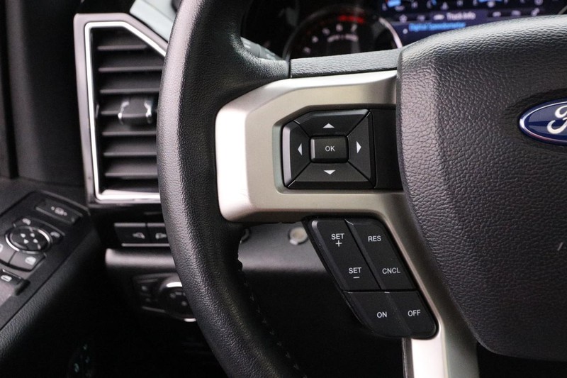 Ford Super Duty F-250 SRW Vehicle Image 12