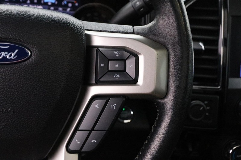 Ford Super Duty F-250 SRW Vehicle Image 13