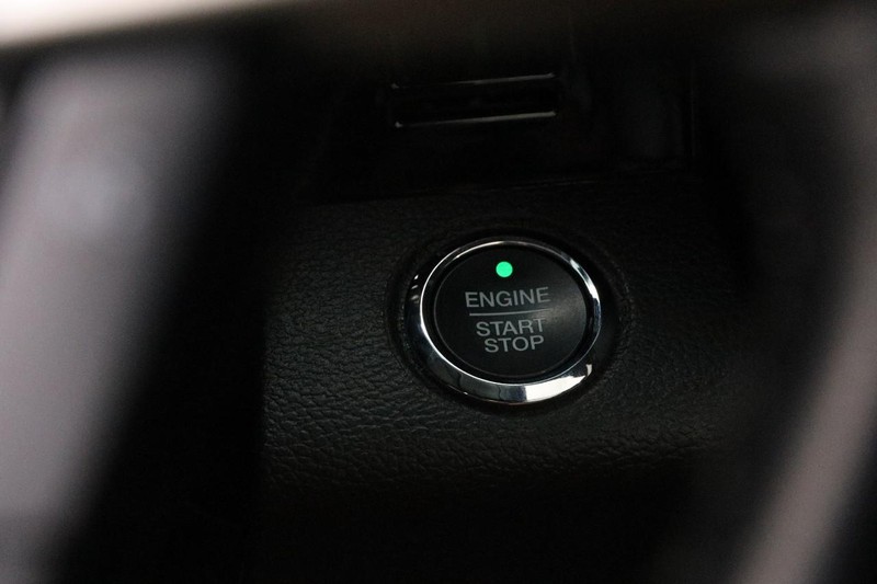 Ford Super Duty F-250 SRW Vehicle Image 15