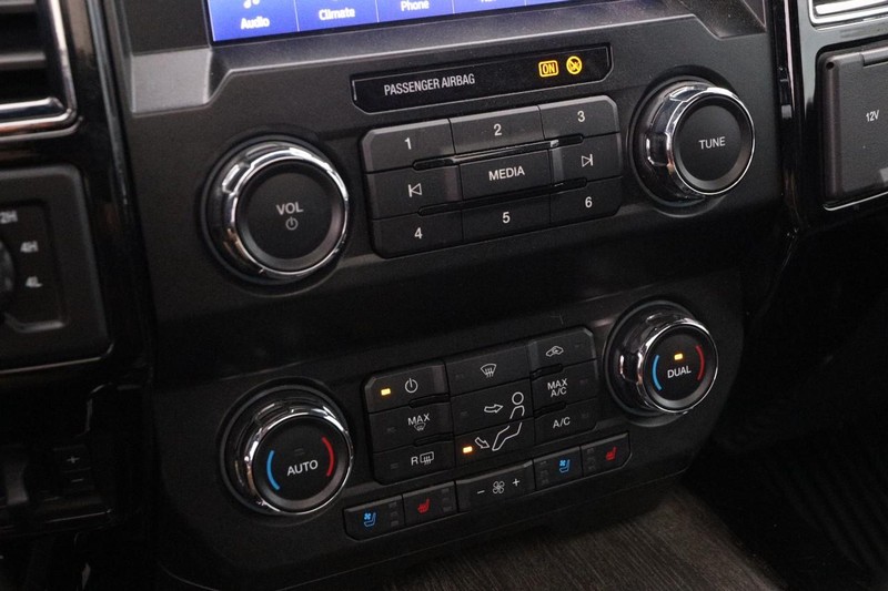 Ford Super Duty F-250 SRW Vehicle Image 18