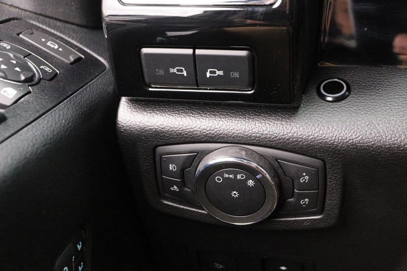 Ford Super Duty F-250 SRW Vehicle Image 19