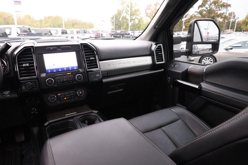 Ford Super Duty F-250 SRW Vehicle Image 24