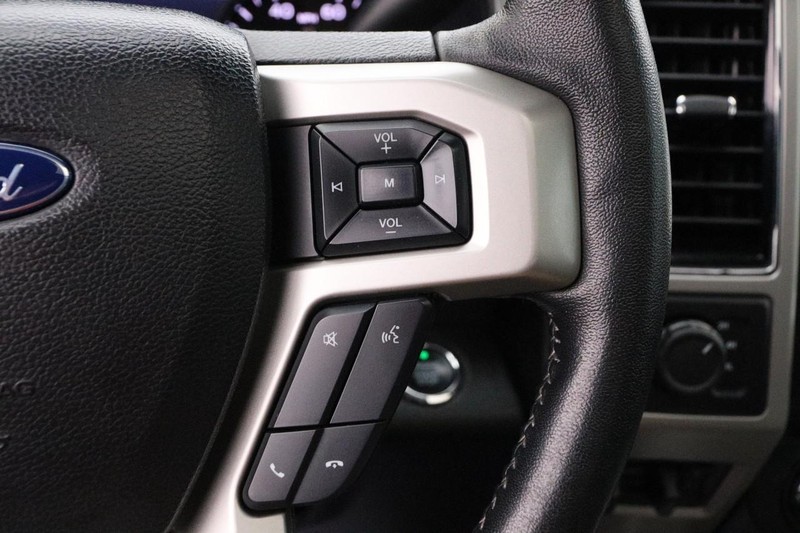 Ford Super Duty F-250 SRW Vehicle Image 13