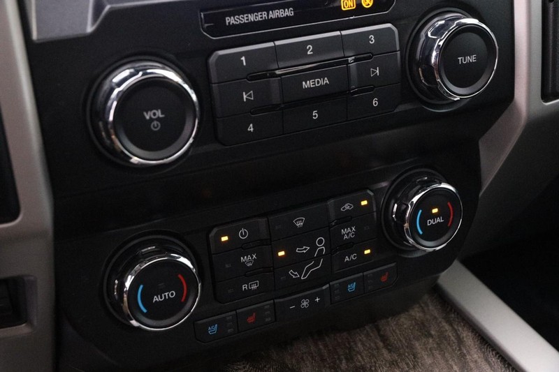 Ford Super Duty F-250 SRW Vehicle Image 19