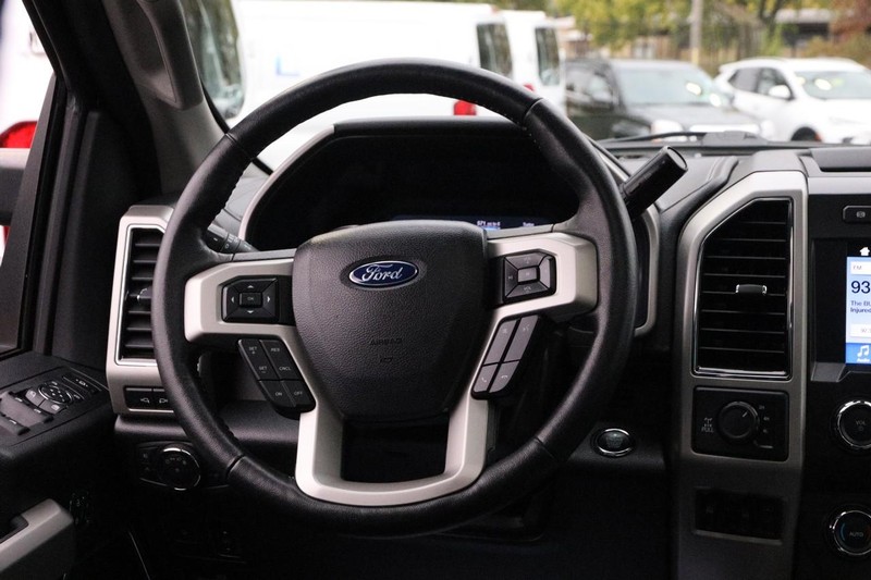 Ford Super Duty F-250 SRW Vehicle Image 23