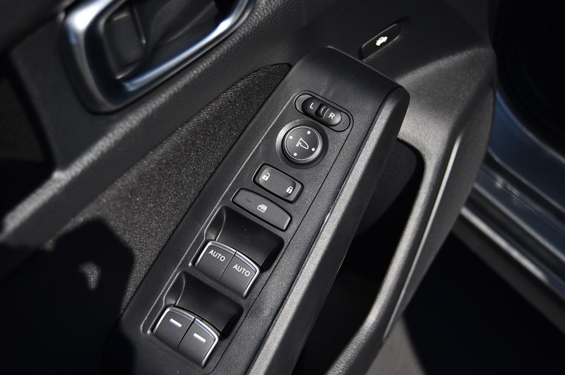 Honda Civic Sedan Hybrid Vehicle Image 08