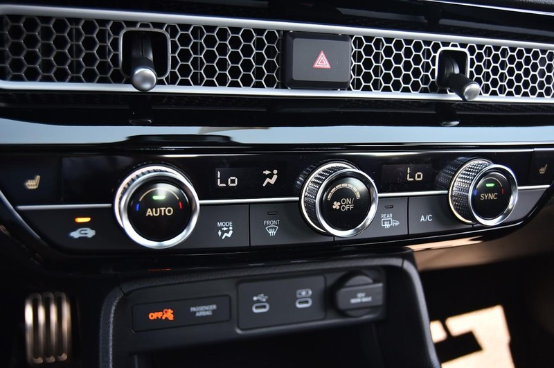 Honda Civic Sedan Hybrid Vehicle Image 17