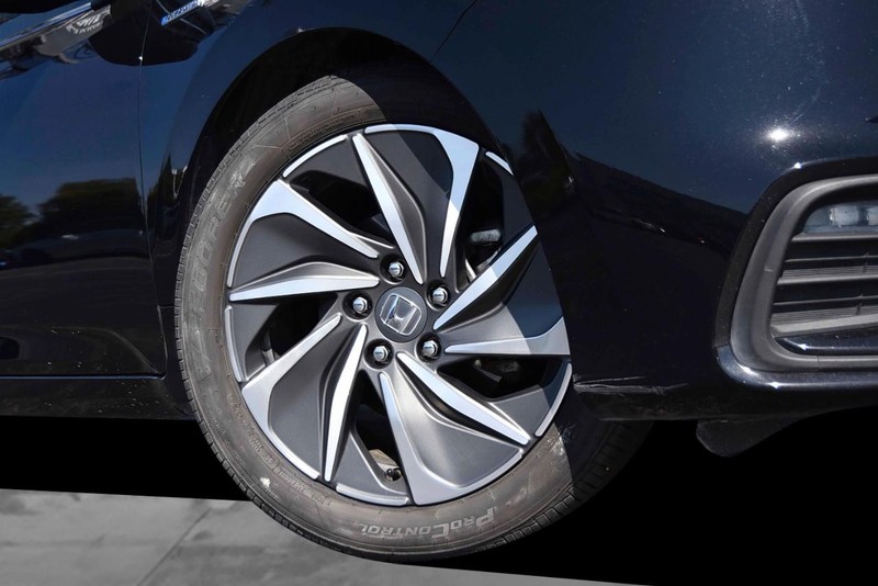 Honda Insight Vehicle Image 03