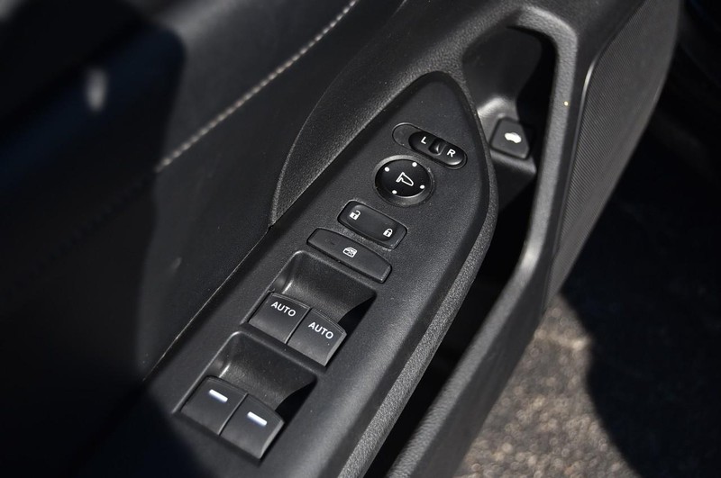 Honda Insight Vehicle Image 08