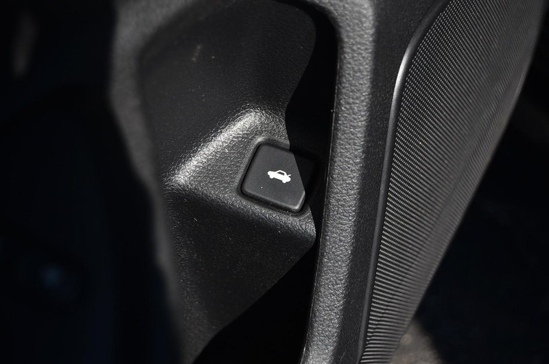 Honda Insight Vehicle Image 09