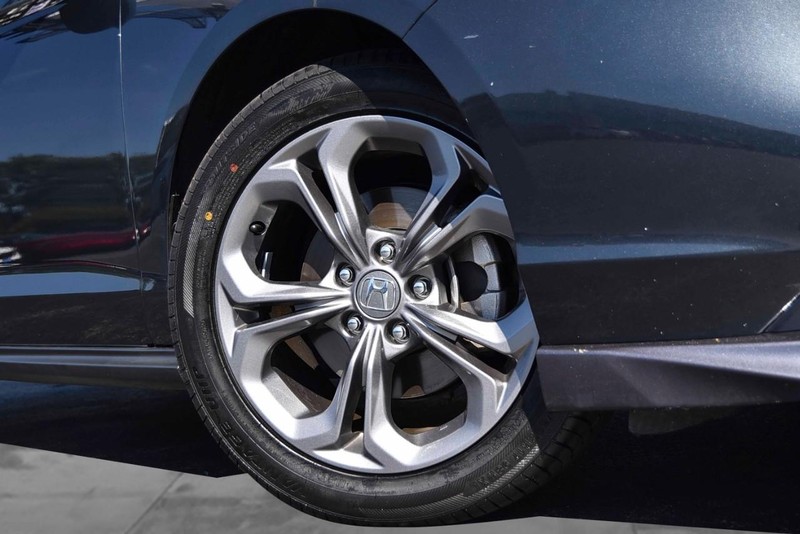 Honda Accord Sedan Vehicle Image 03