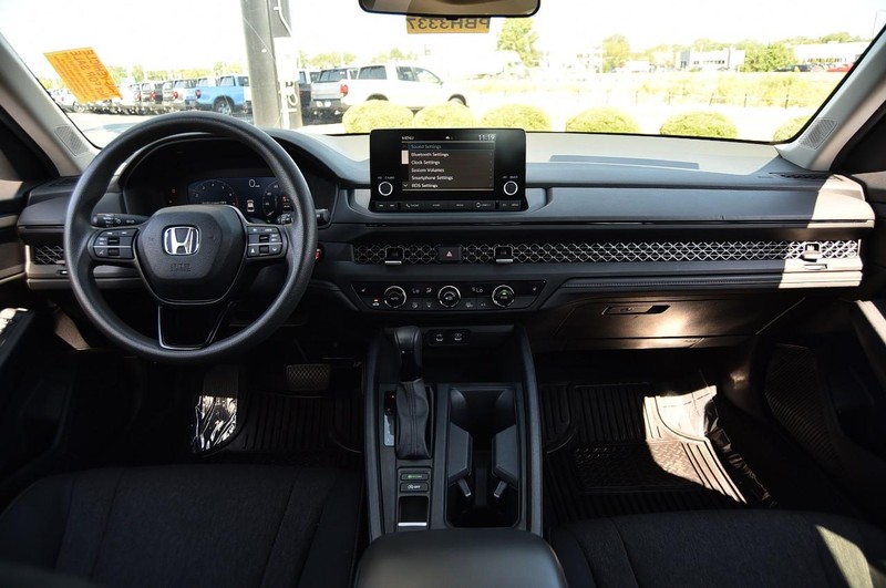 Honda Accord Sedan Vehicle Image 07