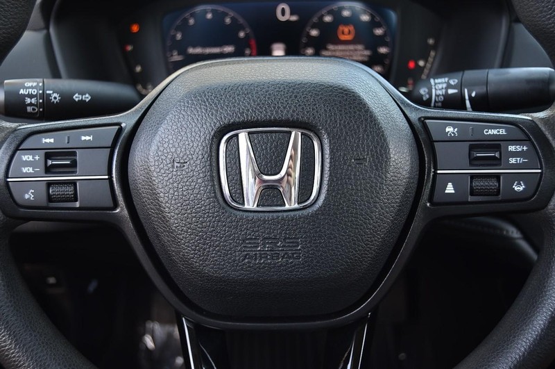 Honda Accord Sedan Vehicle Image 17